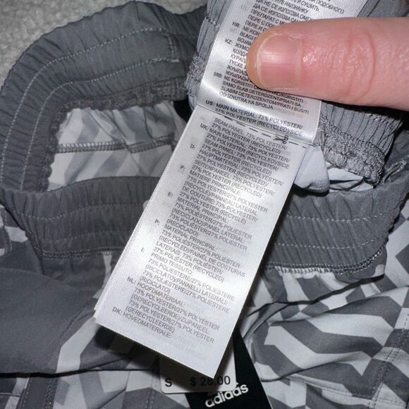 Adidas Small Pacer Women’s Active Shorts Gray White Abstract Stripe Pattern NWT - Picture 7 of 8